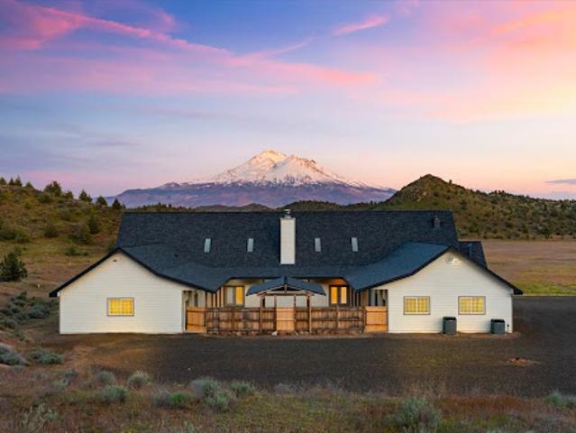Farm for sale in Dorris, California