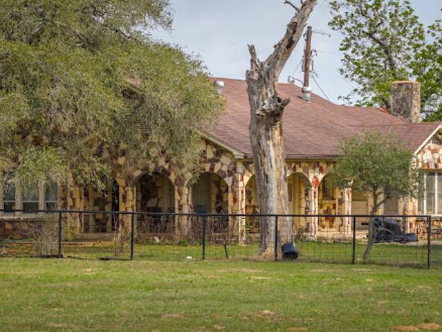 Farm for sale in Luling, Texas