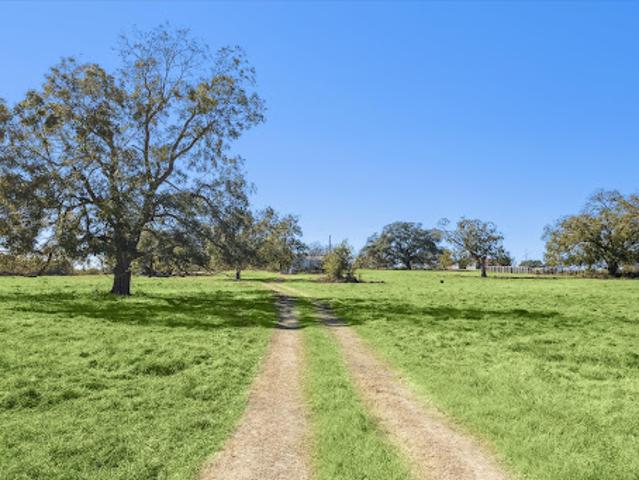 Farm for sale in Fayetteville, Texas