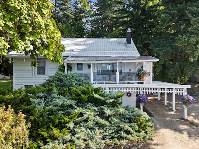 House for sale in Salmon Arm, British Columbia