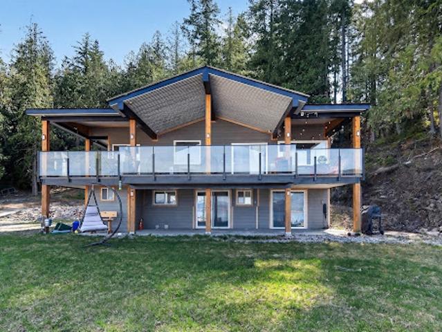 House for sale in Salmon Arm, British Columbia