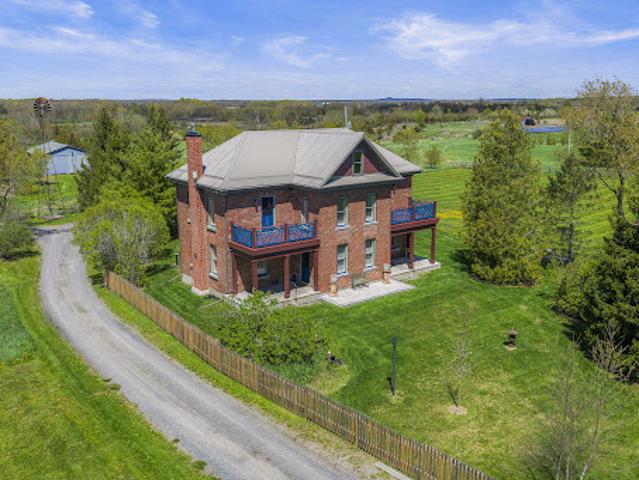 House for sale in Ontario