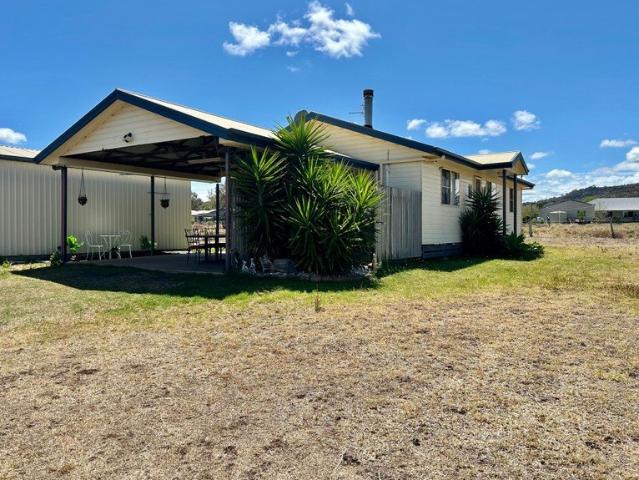 Cottage for rent in Kingsthorpe, Queensland