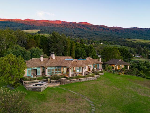 Farm for sale in Kula, Hawaii