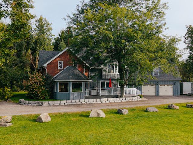 House for sale in Amaranth, Central Ontario