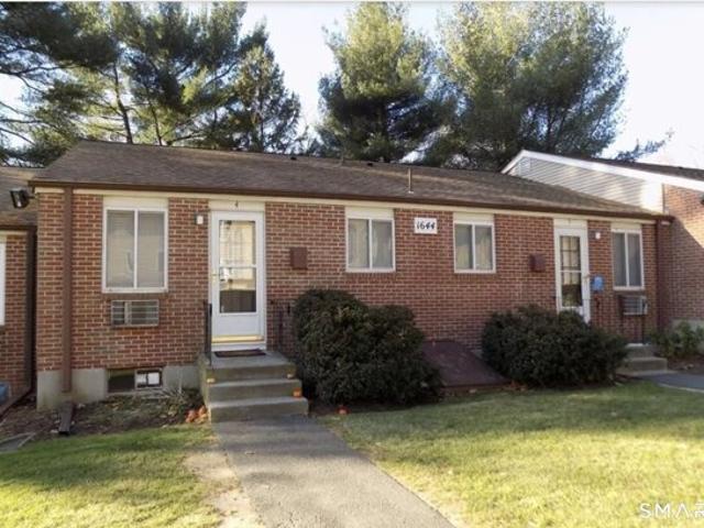 Condo for sale in Farmington, Connecticut