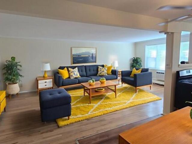 Condo for sale in New London