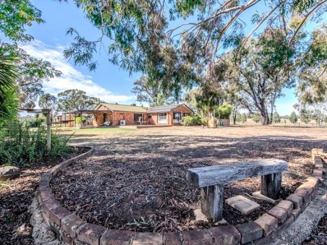 Cottage for sale in Dubbo