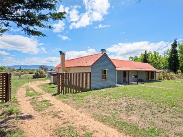 Cottage for sale in Jembaicumbene, New South Wales
