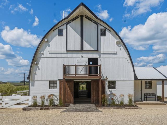 Farm for sale in Manchester, Iowa