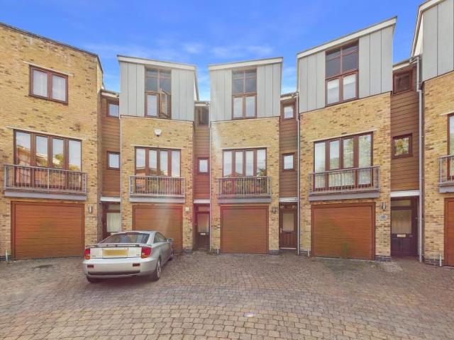 House for rent in Farnborough, Hampshire