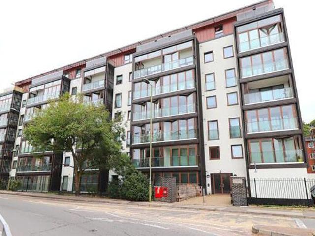 House for sale in Farnborough, Hampshire