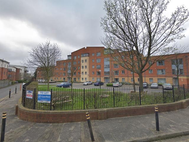 Room for rent in Charlton, Greater London