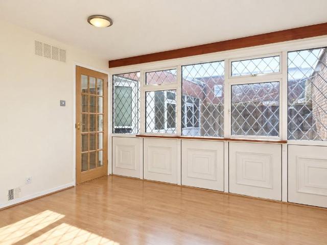 House for rent in London Borough of Merton, Raynes Park