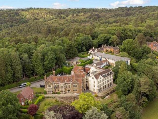 House for sale in Fole, Surrey