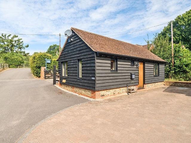 Apartment for rent in Fole, Surrey