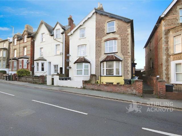 Apartment for rent in Guildford Park, Guildford