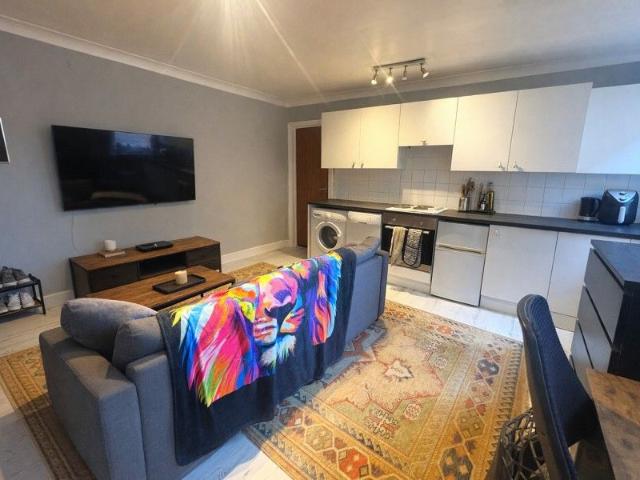 Apartment for rent in Guildford Park, Guildford