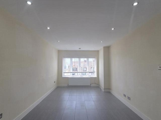 Apartment for rent in Slough