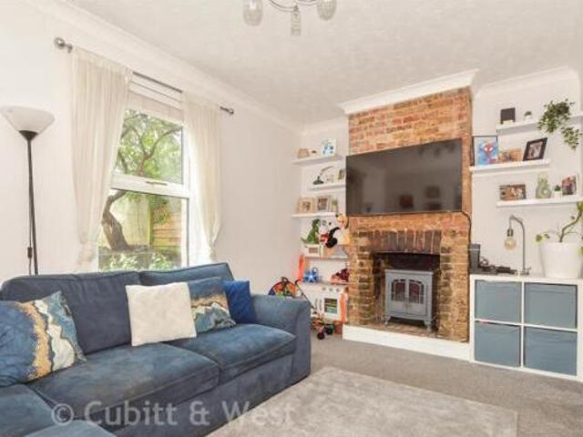 House for sale in Hillview, Surrey