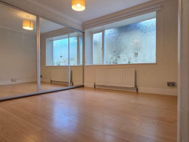Apartment for rent in Hillview, Surrey