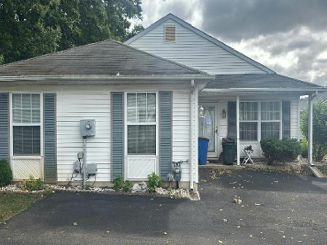 Condo for sale in Surrey Downs, Howell Township