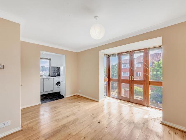 Studio for rent in Epsom, Surrey