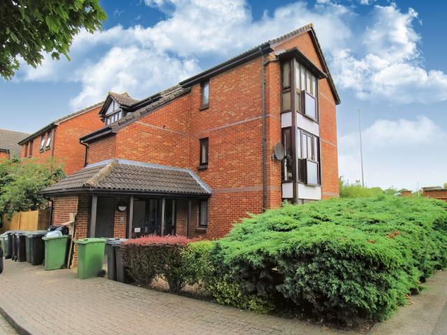 Studio for rent in Epsom, Surrey