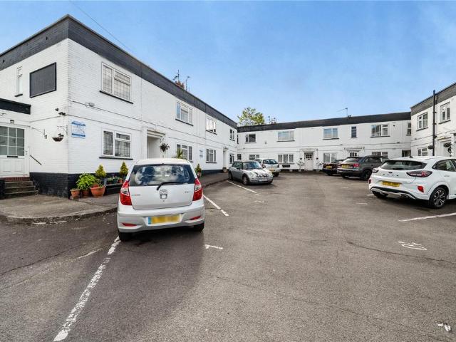 House for rent in Sunningdale