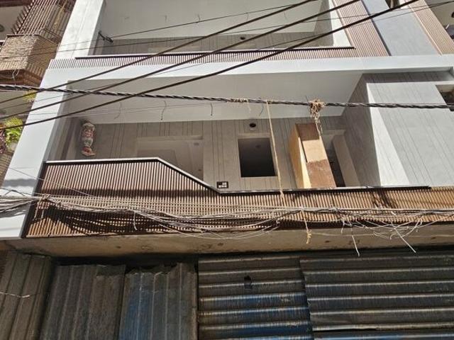 House for sale in Deri