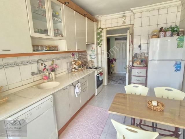 Petek 87 Sitesi, Uşak Merkez içerisinde satılık mülk