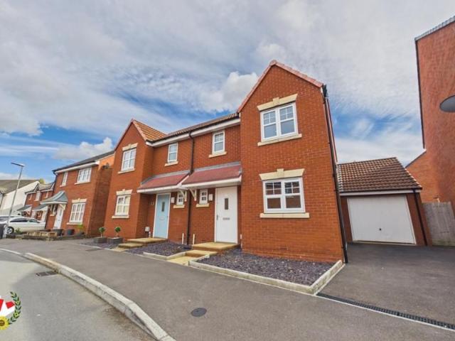 House for rent in Kingsway, Gloucester