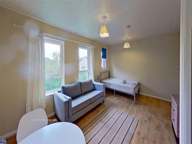 Flat for rent in East Craigs, Scotland