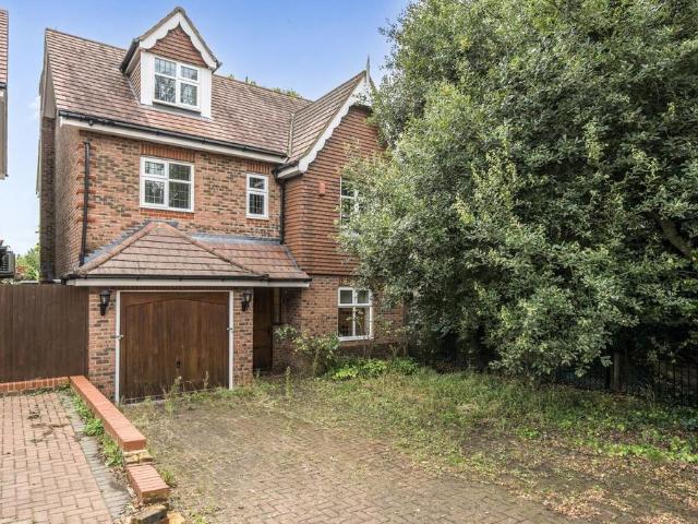 House for rent in Little Stanmore, Greater London