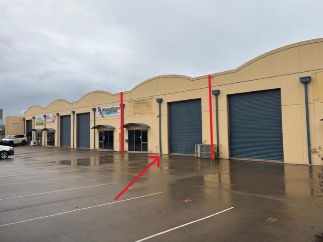 Warehouse for rent in Piallamore, New South Wales