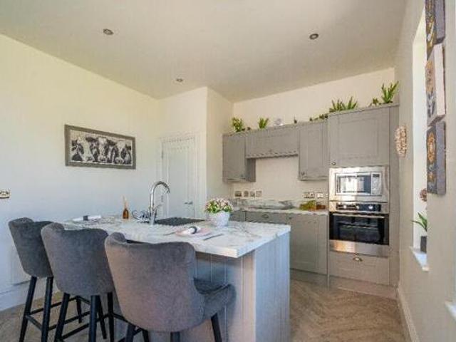 House for sale in Wortley, West Yorkshire