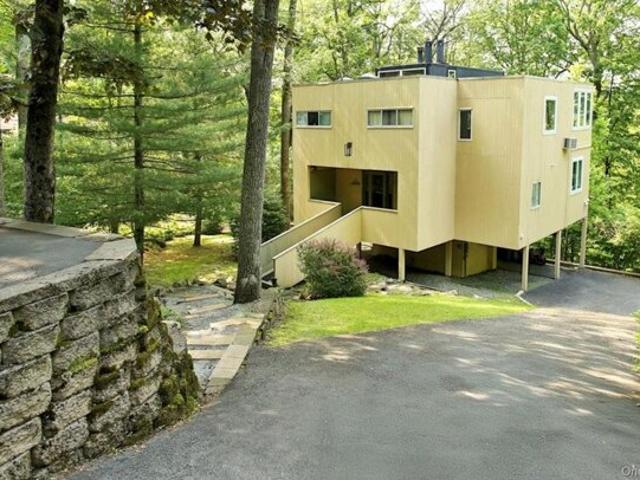 House for sale in Southfields, New York
