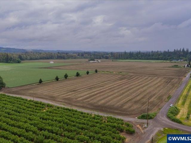 Farm for sale in Oregonia
