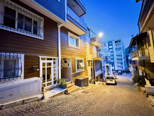 Korutürk Mahallesi, Balçova içerisinde kiralık mülk