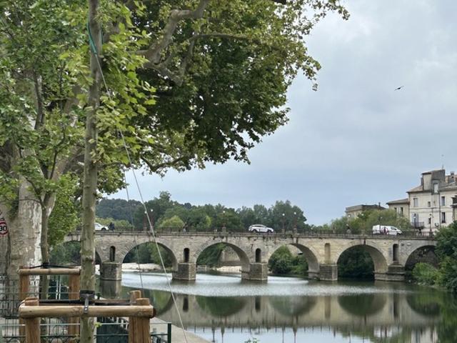 Local Commercial vente à Nîmes, Sommières