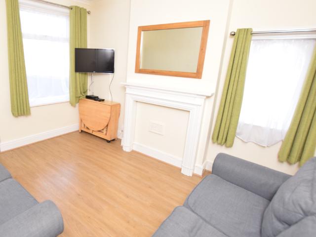 Room for rent in Elmfield, Leicestershire