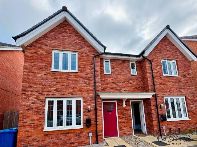 House for rent in Heald Green, Greater Manchester