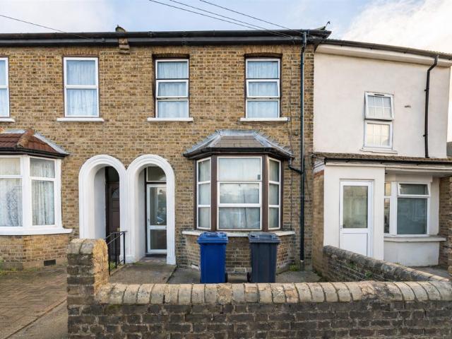 House for rent in London Borough of Ealing, Greater London