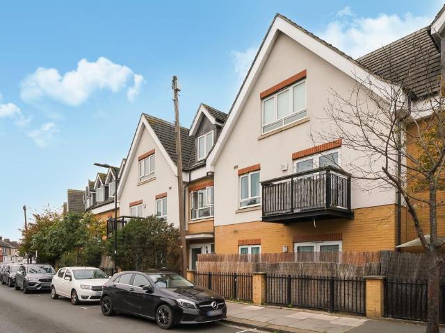 Apartment for rent in Southall Green, Greater London