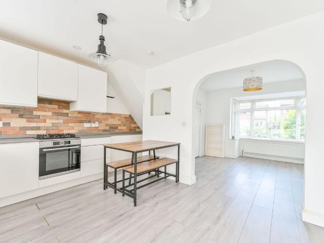 House for rent in London Borough of Ealing, Perivale