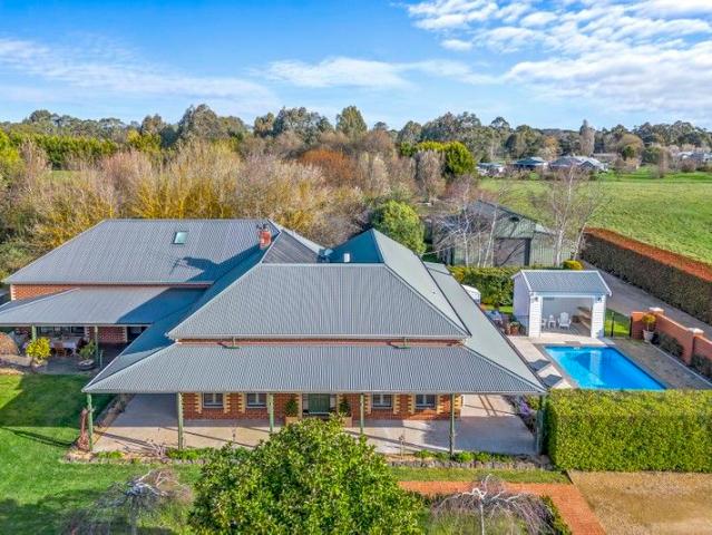 House for sale in Woodend North, Victoria
