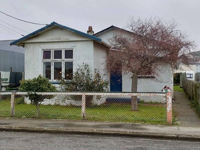 House for rent in Otakou