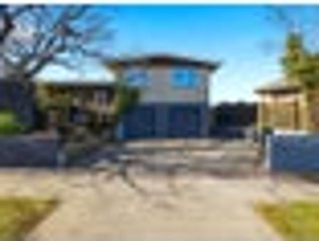 House for sale in Chaslands, Canterbury