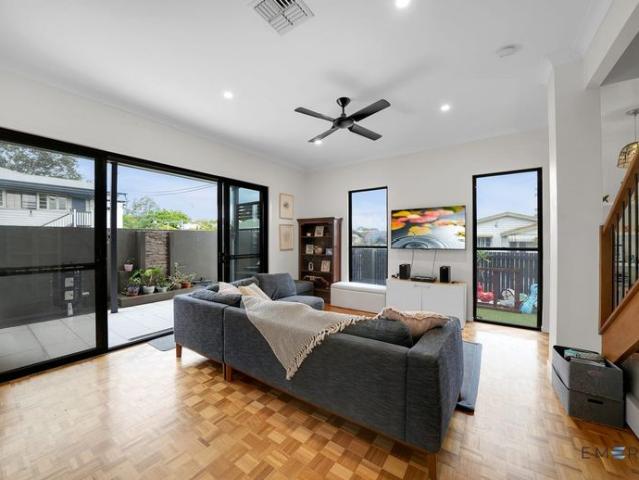 Townhouse for rent in Toombul, Queensland