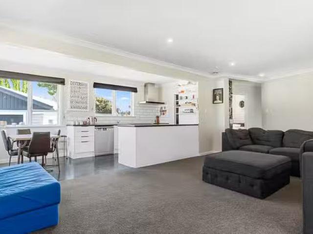 House for rent in Sunnynook, Oroua County